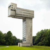 Good anti-zombie dwelling