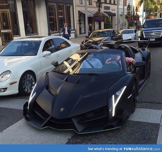 When a car is so awesome you don't even notice the Lamborghini Huracan in the back