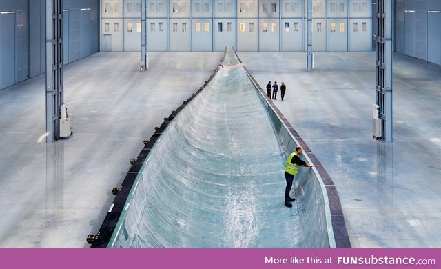 A casting mold for a wind turbine blade