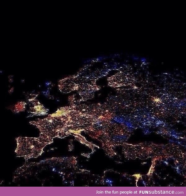 This is how Europe looked like at midnight today