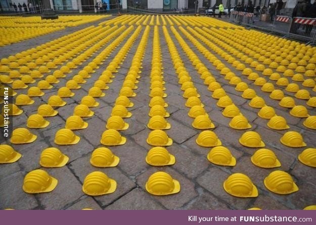 This is how factory workers in Italy protest