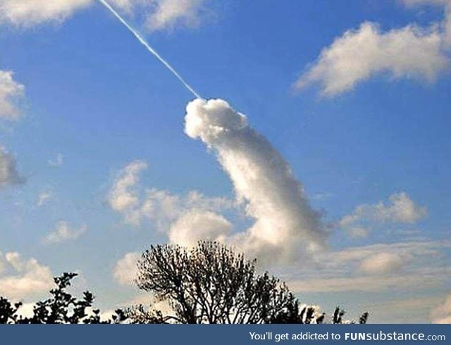 A very normal looking cloud