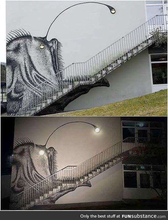 And there are still people who removes awesome street-art like this.