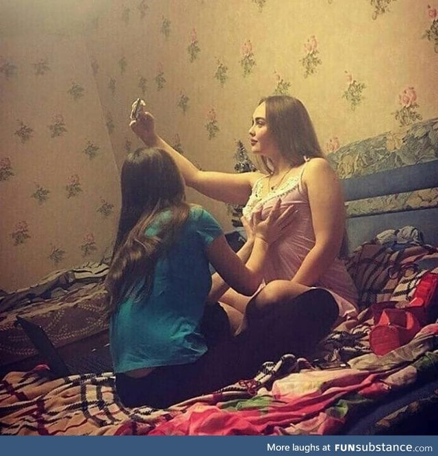 Hey Sis, come help me with this Selfie
