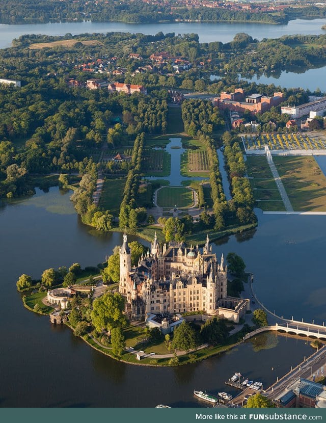 Schwerin Palace, seat of the Landtag of Mecklenburg-Vorpommern