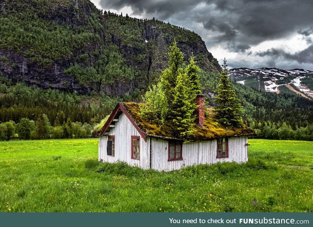 An abandoned home somewhere in Norway