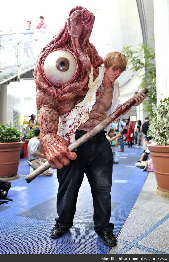 Resident Evil 2 Birkin cosplay