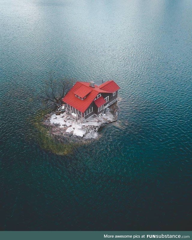 An Island to Oneself, Canada