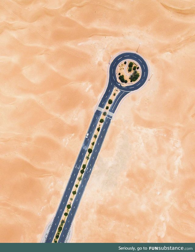 Desert loop in Dubai