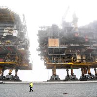 Oil rigs out of water