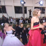 Jennifer Lawrence photobombing Taylor Swift