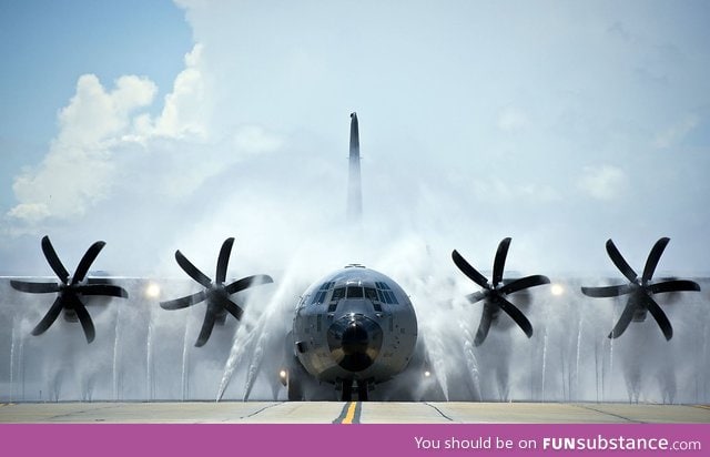 How the US air force cleans their planes