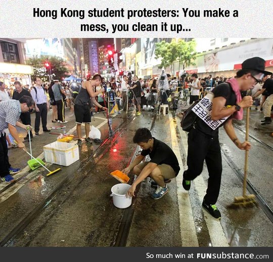 Hong Kong protesting the right way