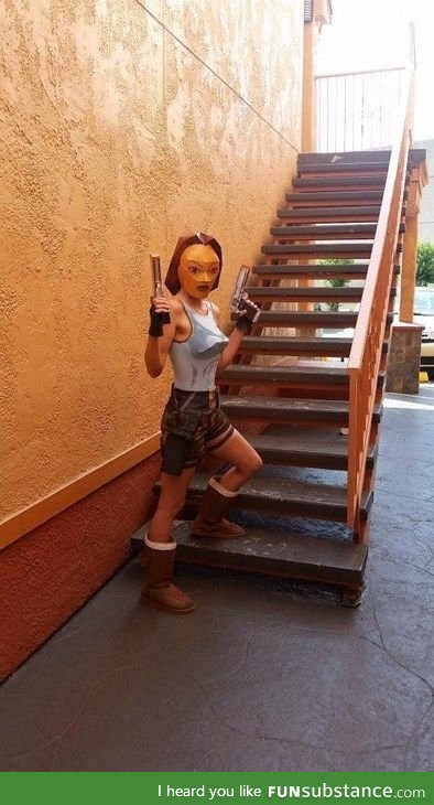 Lara Croft cosplay. Nailed it