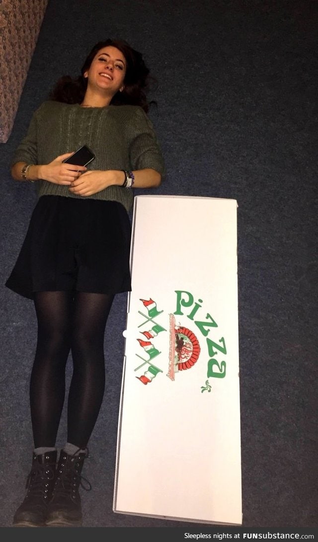 1 meter pizza, Italian for scale