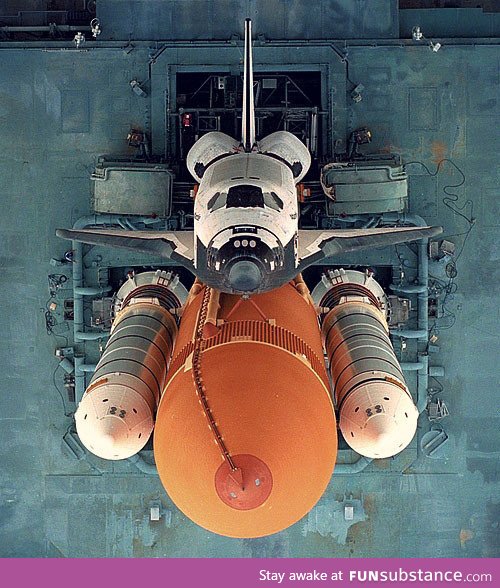 Aerial view of Space Shuttle Discovery