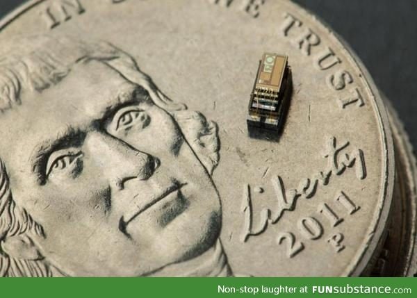 A computer smaller than a grain of rice