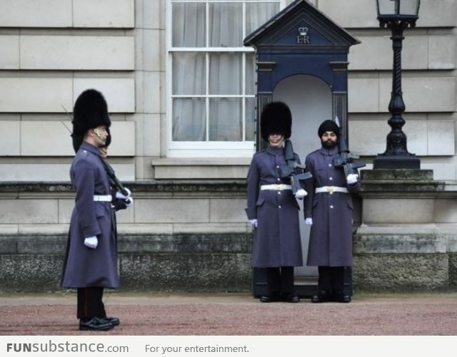 1st Buckingham Palace guard to wear turban after 180 years