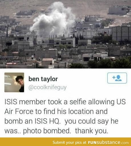 Photo bombed ISIS