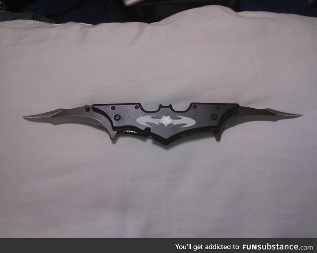 Some of you wanted to see my batman knife, so here it is.