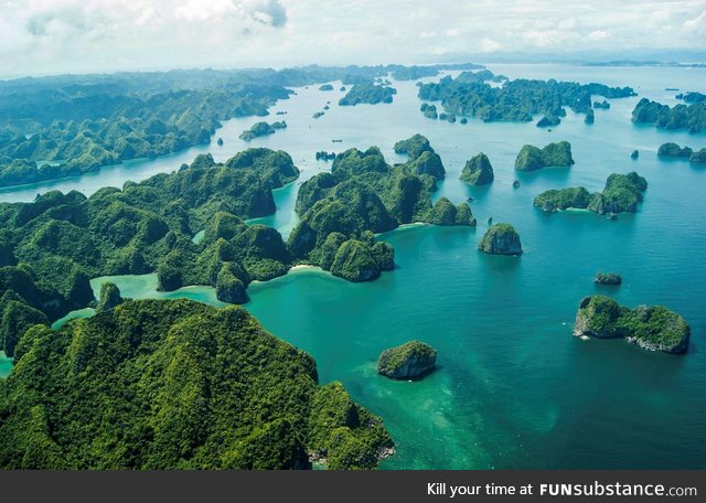 Halong bay, vietnam