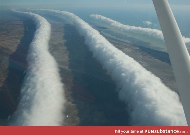 Extremely rare Morning Glory clouds