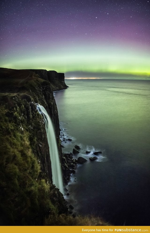 A not so common clear night/aurora combo on the Isle of Skye in Scotland