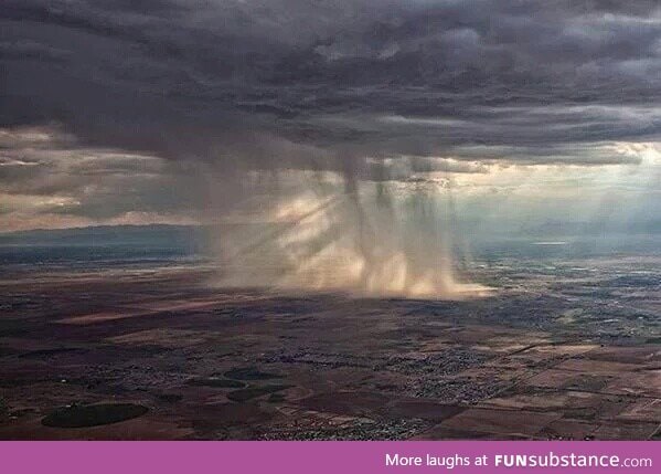 Ever wonder how rain looks like from an airplane?
