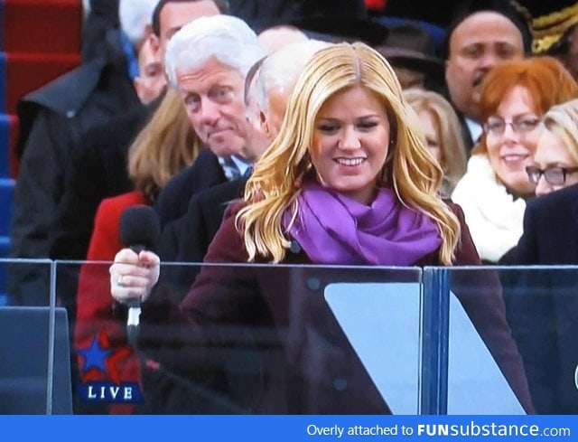 Bill Clinton creepin' on Kelly Clarkson