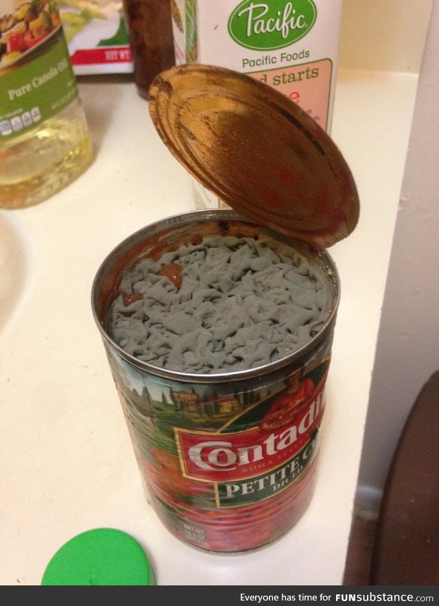 Can of tomatoes, wtf
