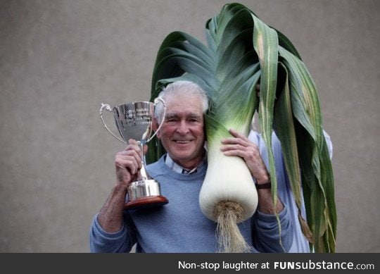 Biggest leek in World History, why is no one talking about this?