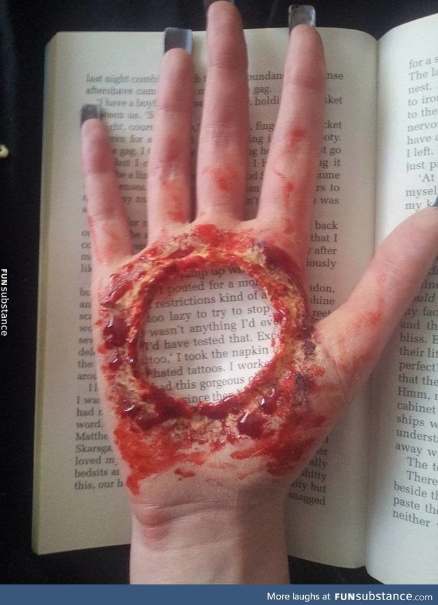 Hole in hand! (SFX makeup)