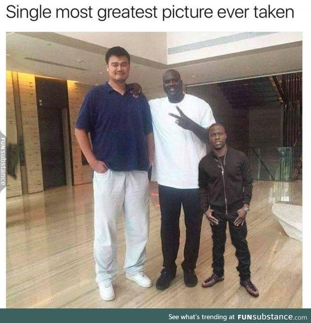 Kevin Hart is only 4 feet