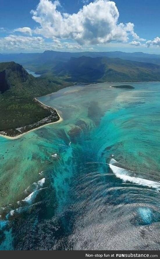 Underwater Waterfall Illusion-Mauritius Island - FunSubstance