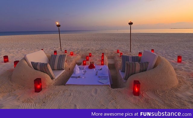 Sand castle dining