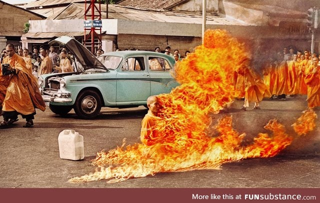 Buddhist Monk burns himself alive in protest - Vietnam, 1963