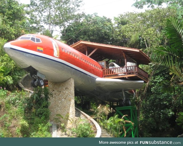 This hotel is very plane