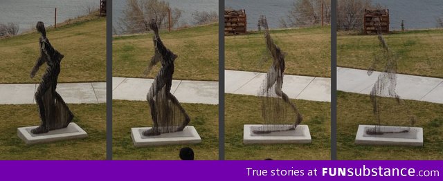 Clever "disappearing" sculpture