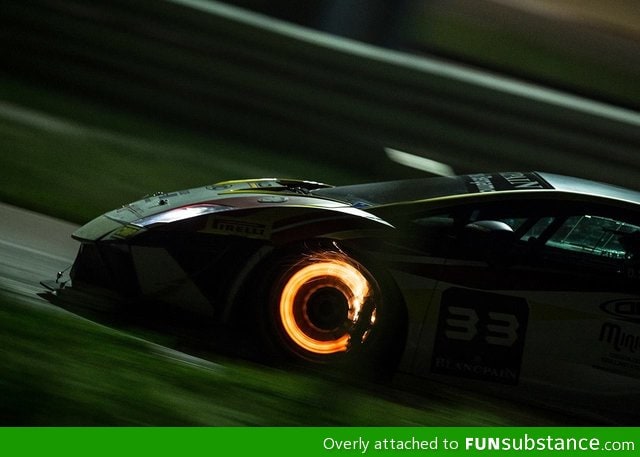Lamborghini braking at high speeds causes it to glow red hot