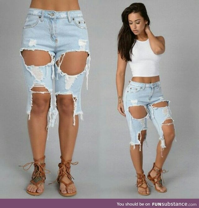 I know that everybody has a right to wear whatever they want but... Why this?