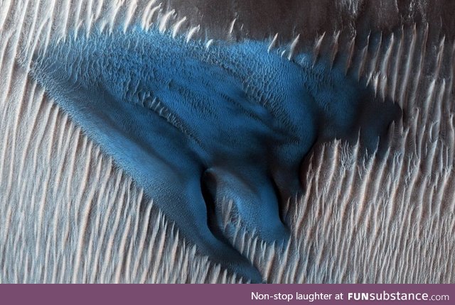 A blue dune on Mars