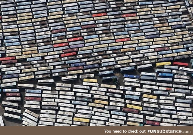 Busses carrying pilgrims in Mecca looks like cassette tapes