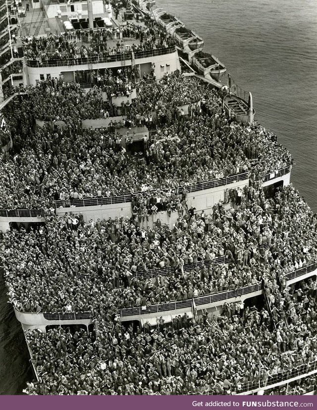 American soldiers on their way home from World War II, 1945