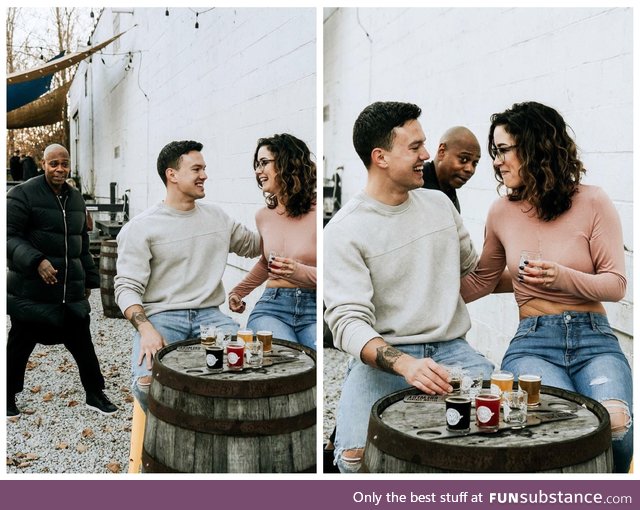 Dave Chappelle photobombing a couple’s engagement photos