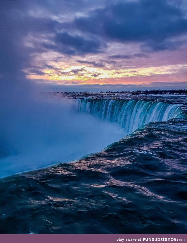 Drove 6 hours on a whim to watch the sun rise over Niagara Falls