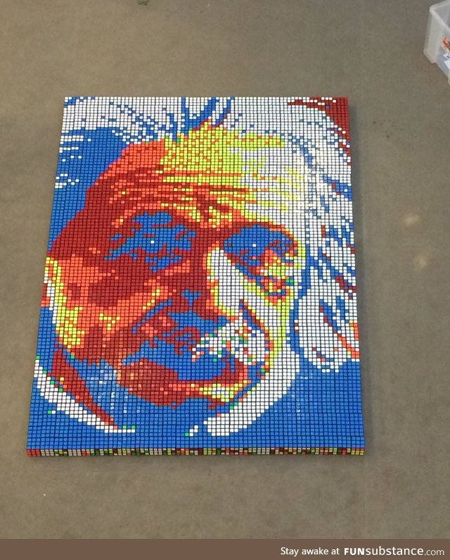 Albert Einstein made with 900 rubik’s cubes