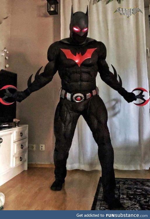 Thoughts on this Batman Beyond suit ?