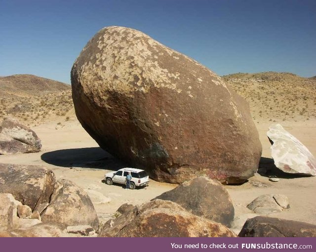 The largest freestanding boulder on Earth