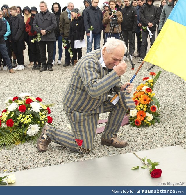 Former Nazi concentration camp survivor observes moment of silence at commemoration