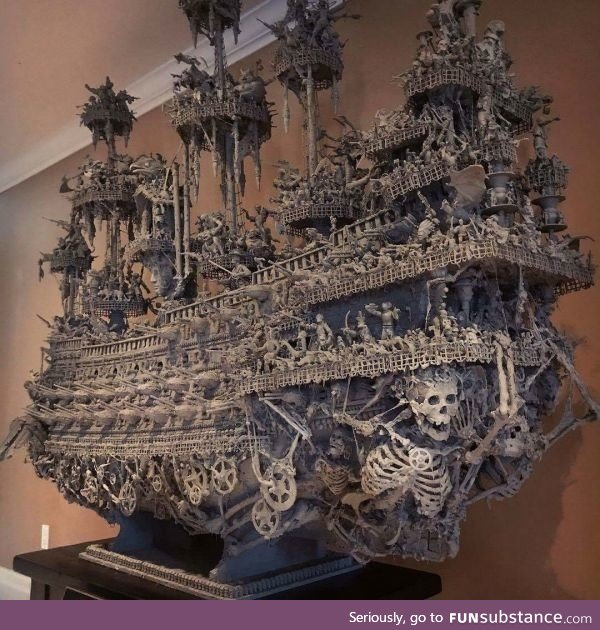 Spooky pirates ship